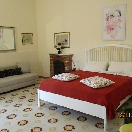 Resort Giardino Degli Aranci - Casa Lisca 巴罗尼西 外观 照片