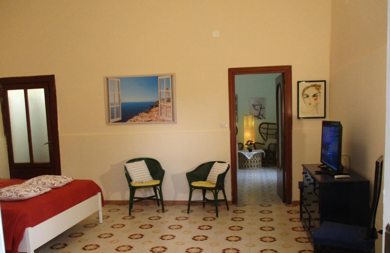 Resort Giardino Degli Aranci - Casa Lisca 巴罗尼西 外观 照片