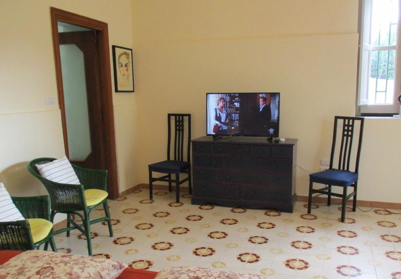 Resort Giardino Degli Aranci - Casa Lisca 巴罗尼西 外观 照片