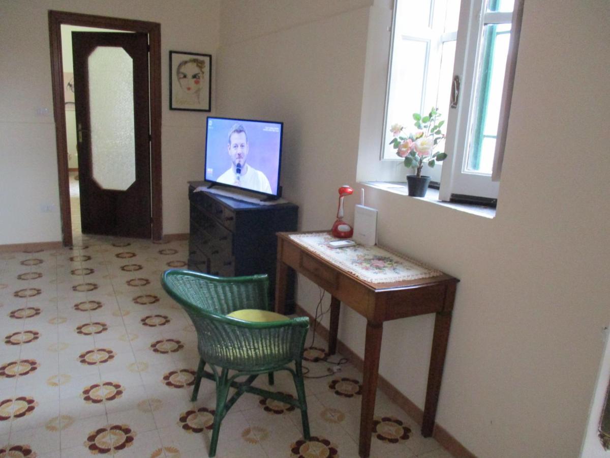 Resort Giardino Degli Aranci - Casa Lisca 巴罗尼西 外观 照片